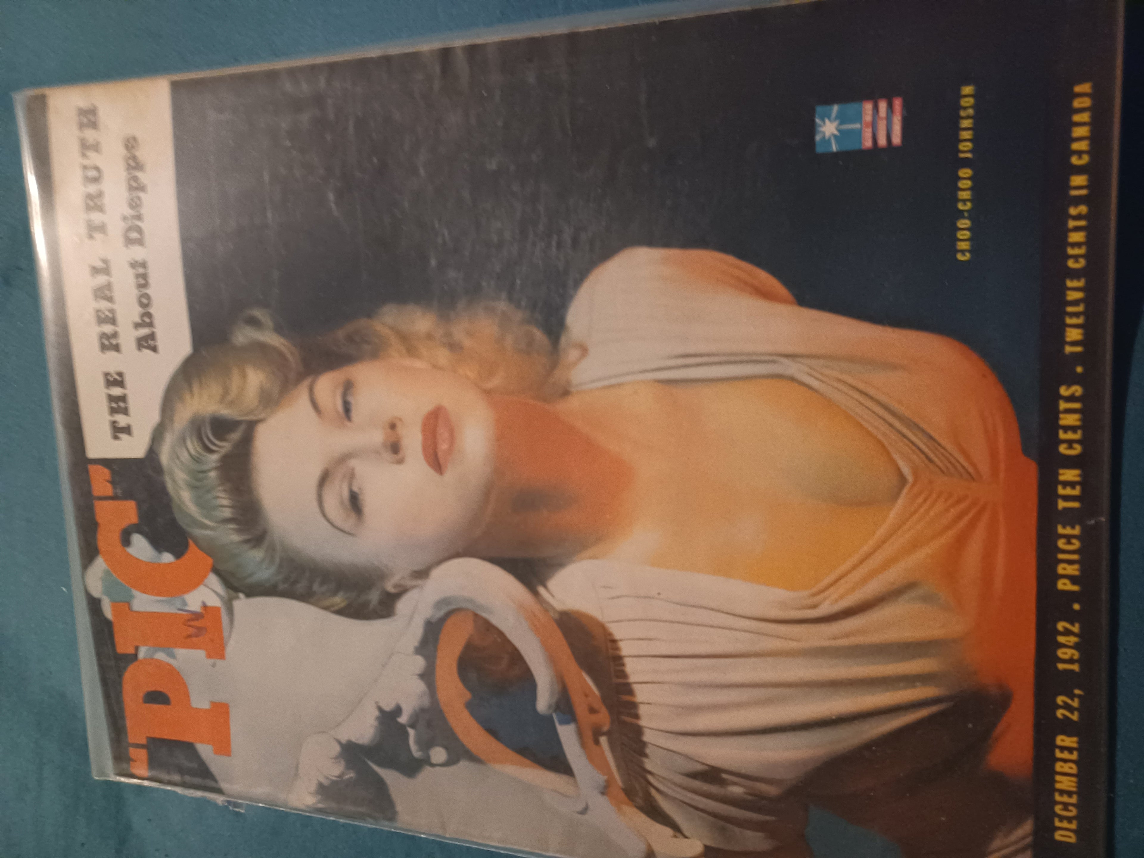 VINTAGE Magazine "PIC" December 22, 1942