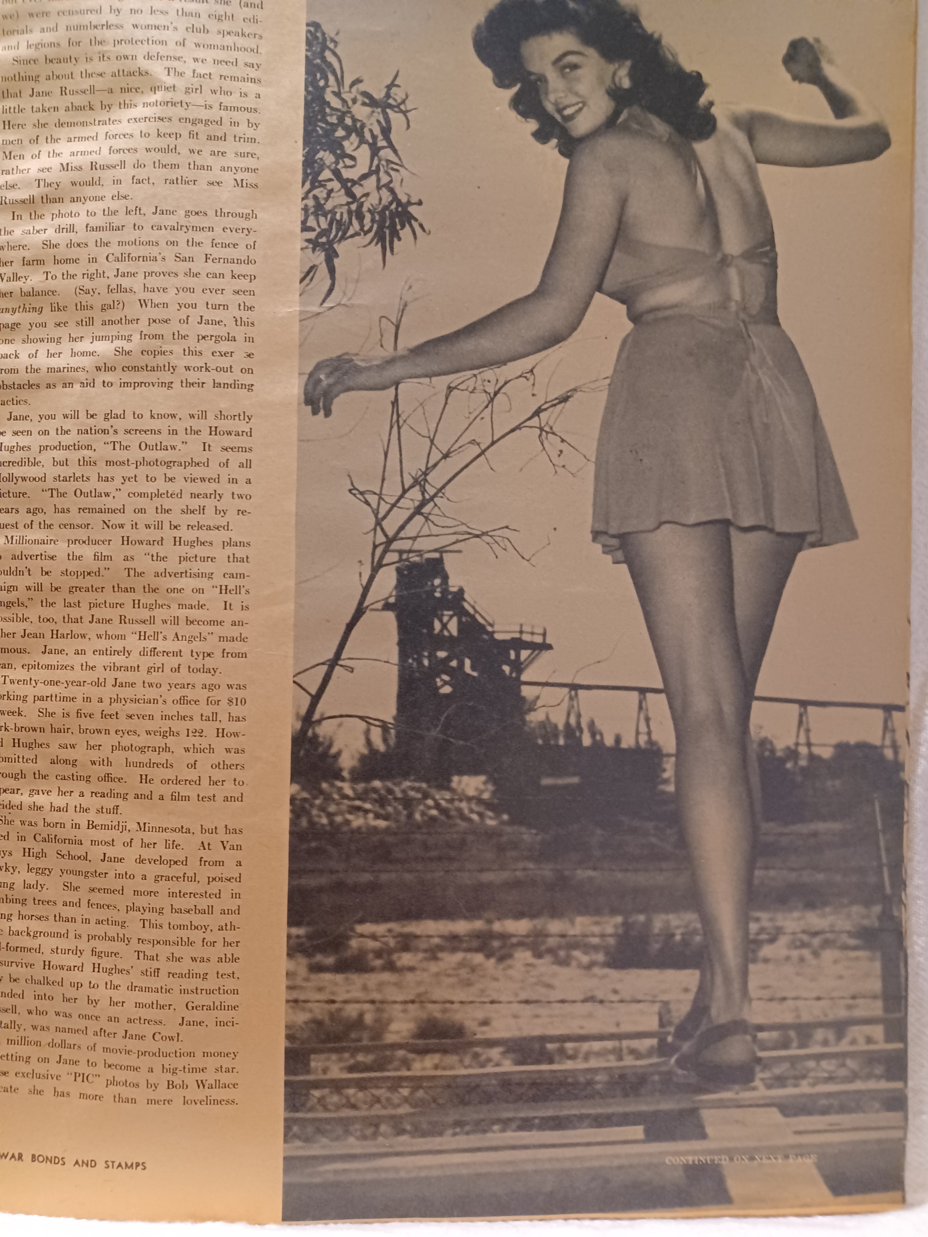 VINTAGE Magazine "PIC", September 29, 1942, Featuring Hazel Brooks