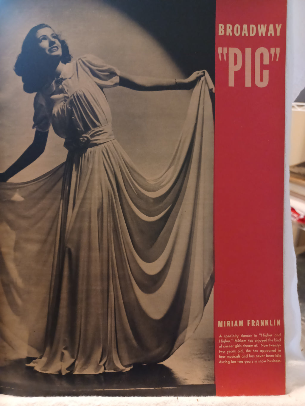 VINTAGE Magazine "PIC", July 9, 1940, Featuring Margot Stevenson