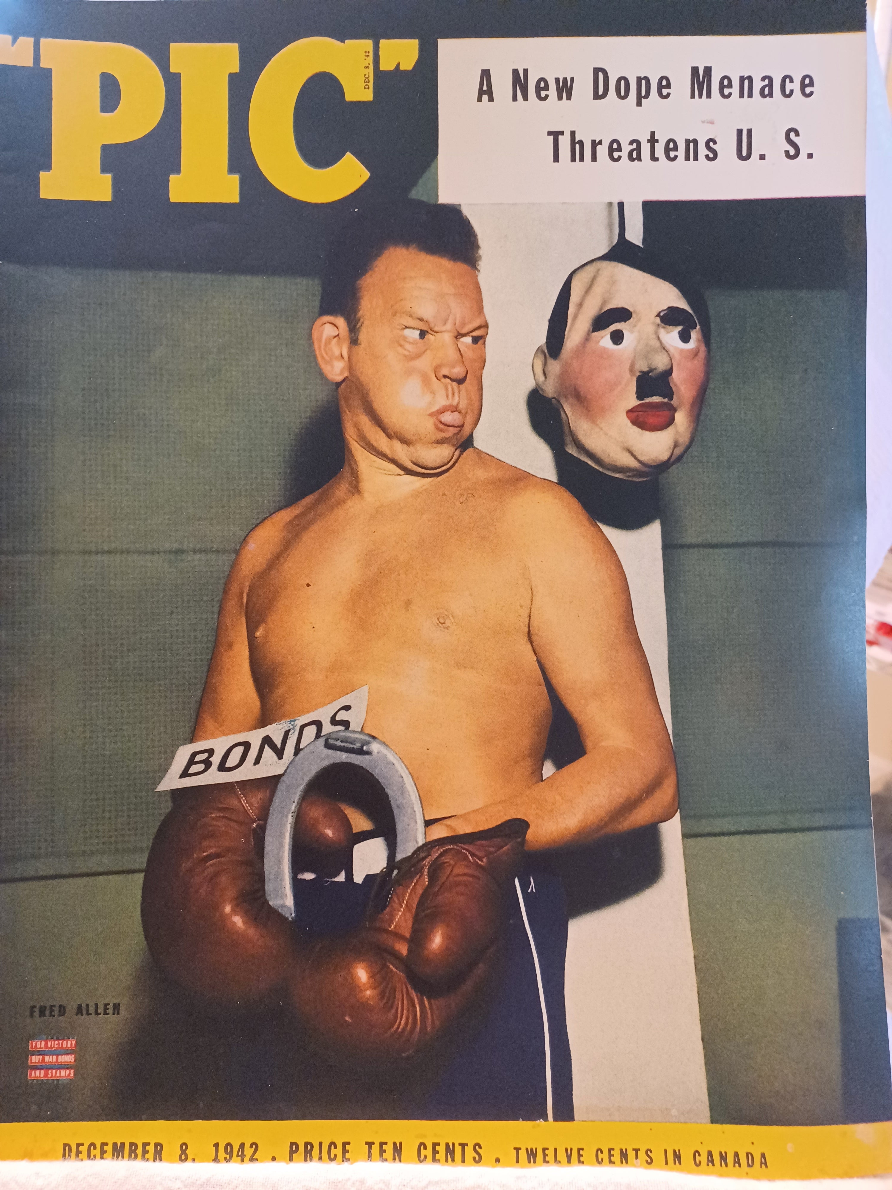 VINTAGE Magazine "PIC", December 8, 1942, Featuring Fred Allen