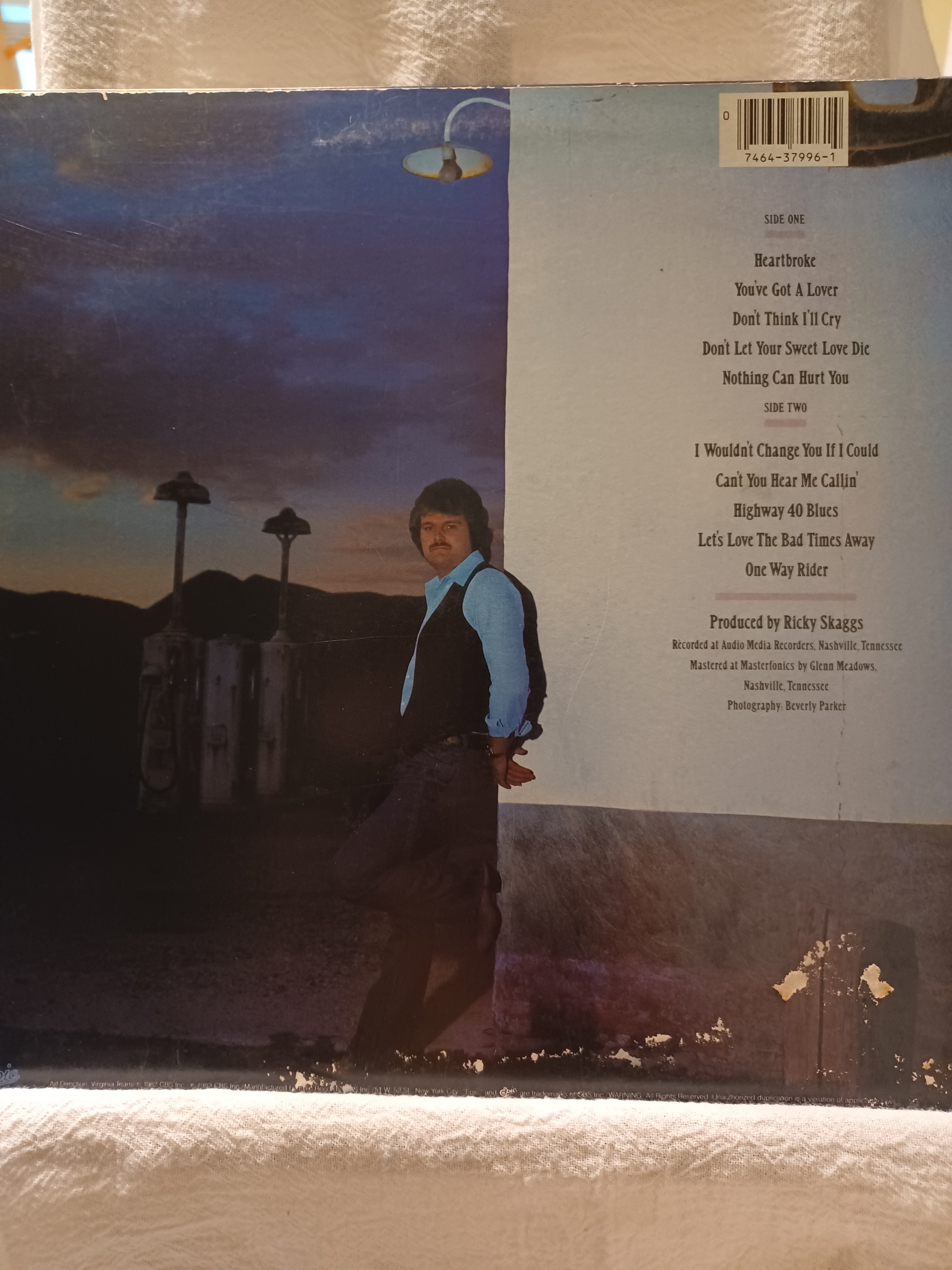VINTAGE Vinyl Ricky Skaggs Highways and Heartaches, Inside and Outside Cover damaged, LP tested